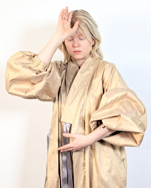 Siidist kimono mantel ja kleit "The Healer"